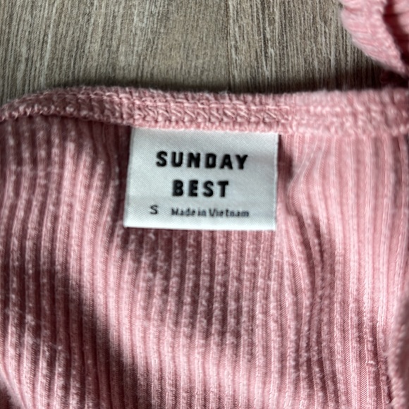 Sunday best pink dress with frilly straps - Picture 2 of 3